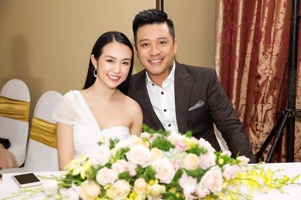 Lời thật lòng với vợ bầu của Tuấn Hưng lúc ngà ngà say: Tôi yêu mình nhiều, xa một ngày đã thấy quá dài-1