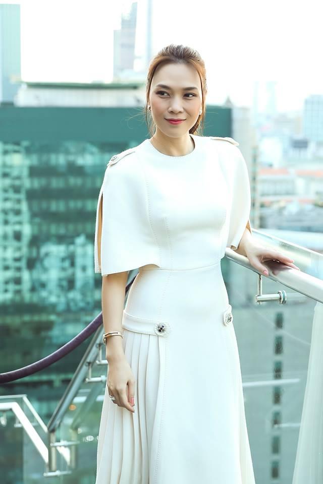 Hết thời mặc xấu quê mùa, chị đẹp Mỹ Tâm giờ đã sành điệu và khoe dáng sexy cỡ này-10