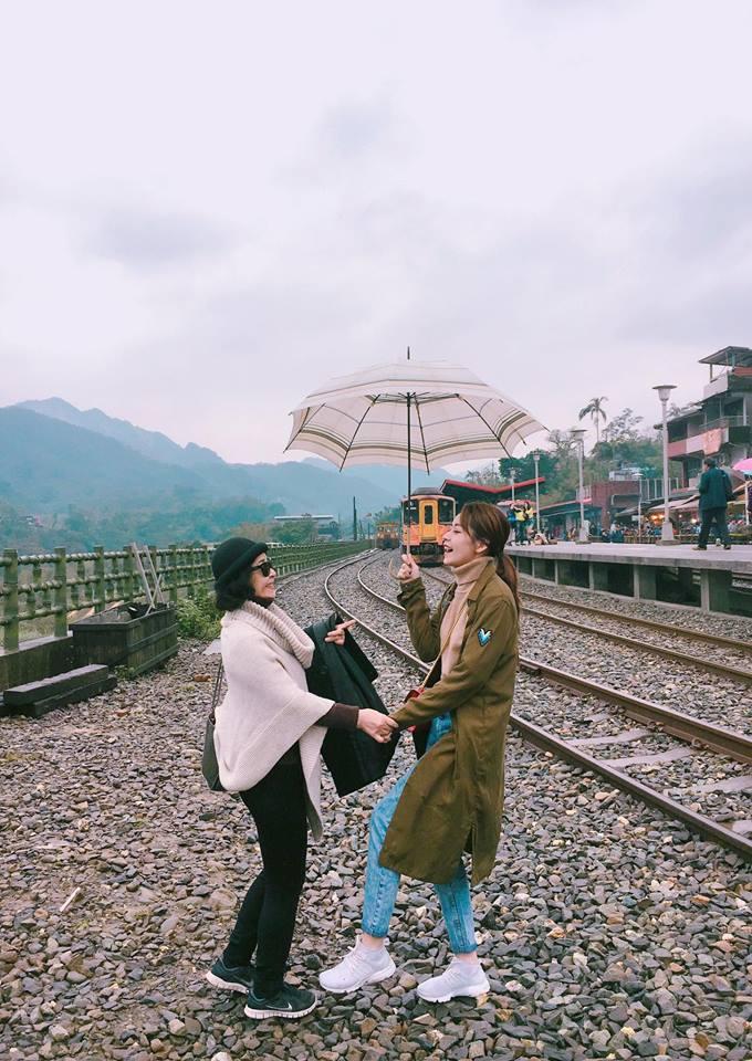 Happy Mothers Day: Hãy mặc đồ đôi hai chị em với mẹ như Chi Pu nào!-7