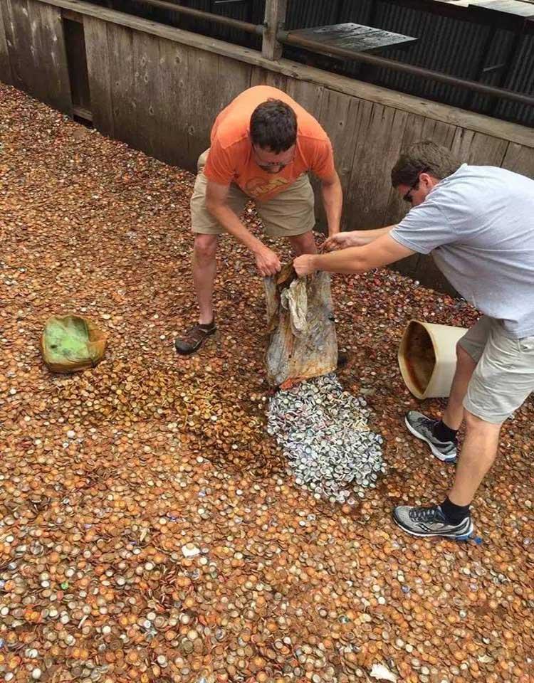 Con hẻm nắp chai độc lạ khiến nhiều người đổ xô đến xem, doanh nghiệp thì xem nó là mỏ vàng-3