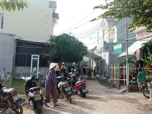 NÓNG: 2 vợ chồng chết trong ngôi nhà khóa kín, người đầy vết thương-1