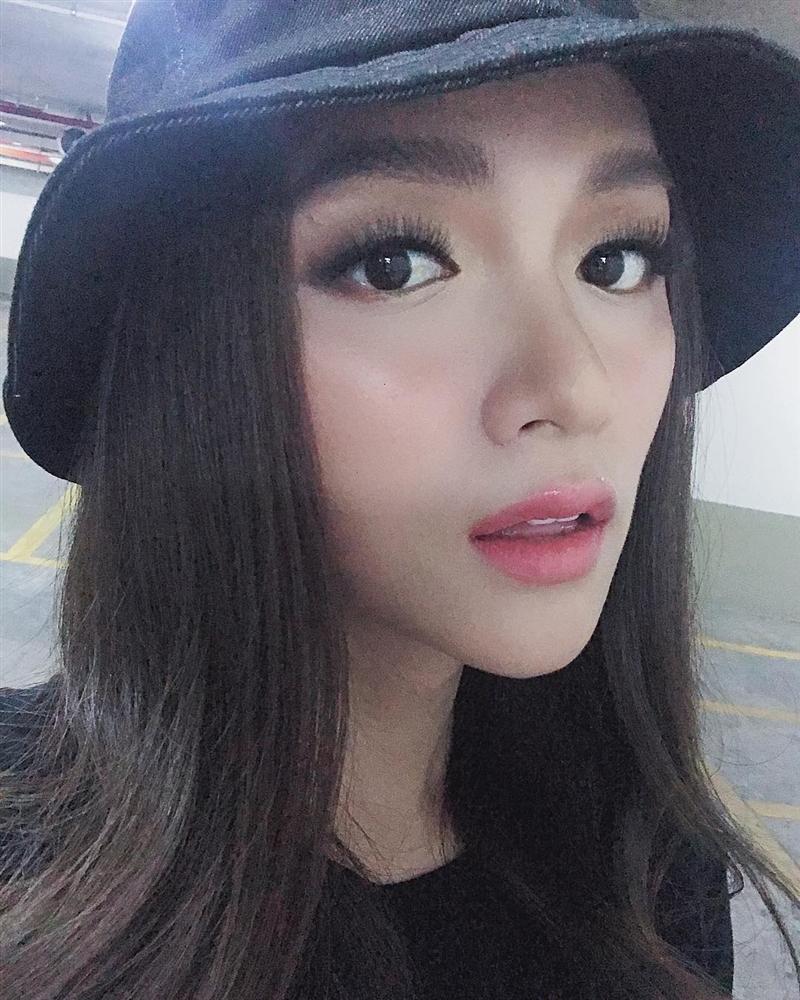 Khác lạ khi không son phấn, Hương Giang Idol bất ngờ trở thành bản sao của danh hài Hoài Linh-5