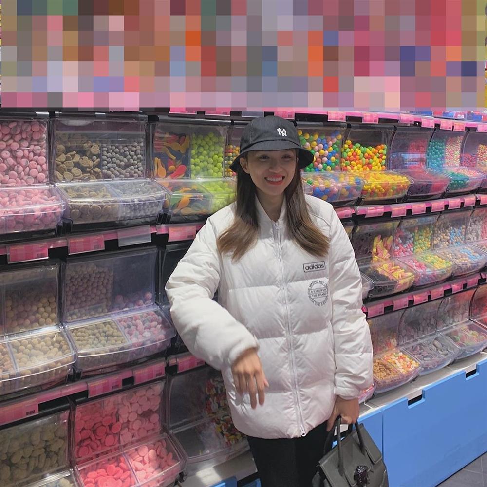 Khác lạ khi không son phấn, Hương Giang Idol bất ngờ trở thành bản sao của danh hài Hoài Linh-1