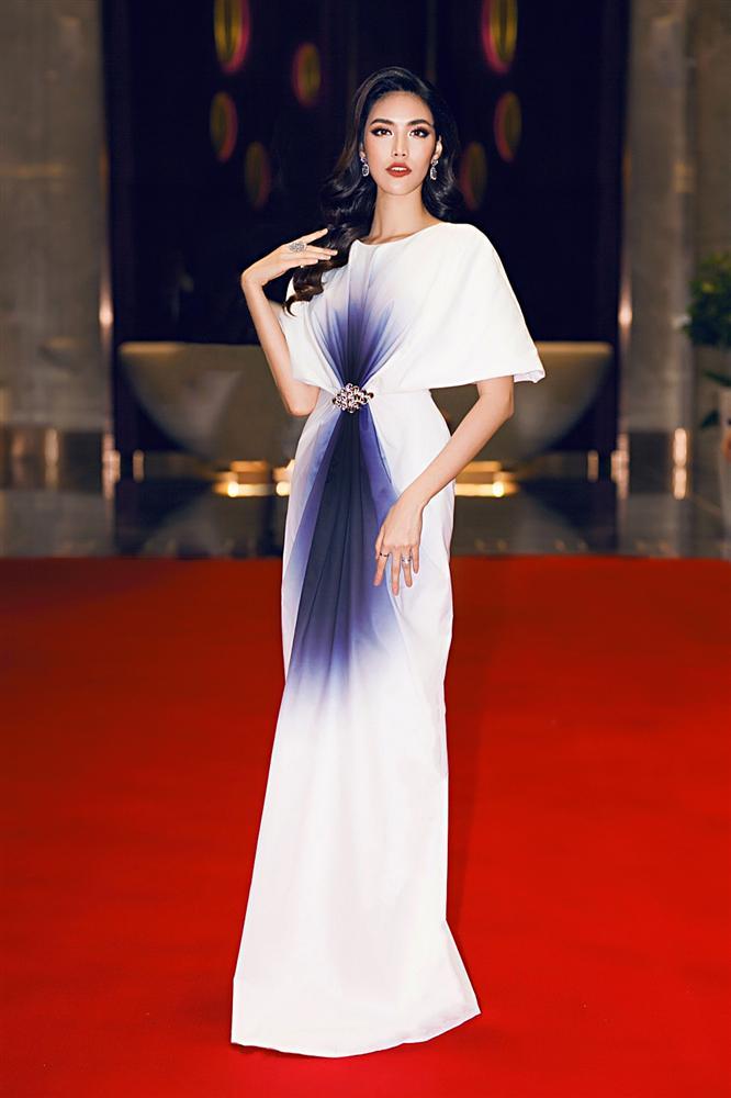 Lan Khuê khéo léo giấu bụng bầu trong lần đầu xuất hiện sau tin vui lên chức mẹ-2