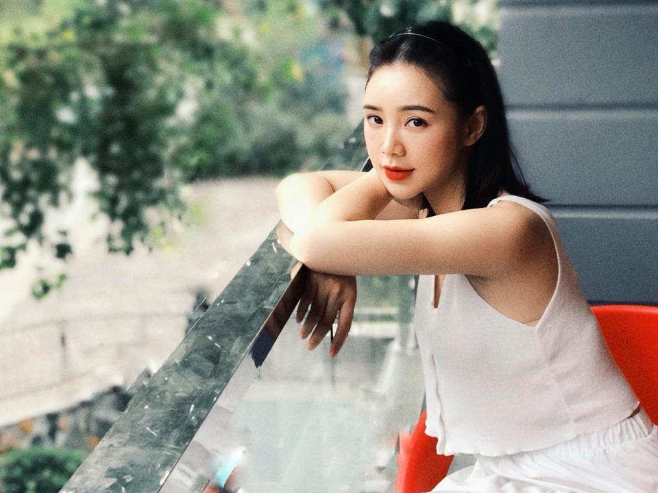 Ngắm nhìn nhan sắc mẹ ruột sắp bước vào tuổi U50, Midu giật mình: Tưởng hai chị em-5