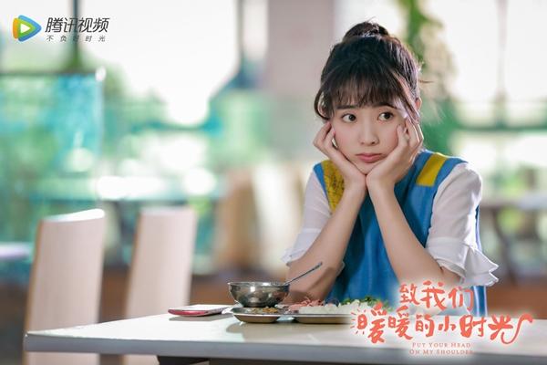 Hiện tại, Hình Phi sở hữu 5,5 triệu người theo dõi weibo và còn được khán giả xứ Kim Chi ưu ái đặt danh xưng là 