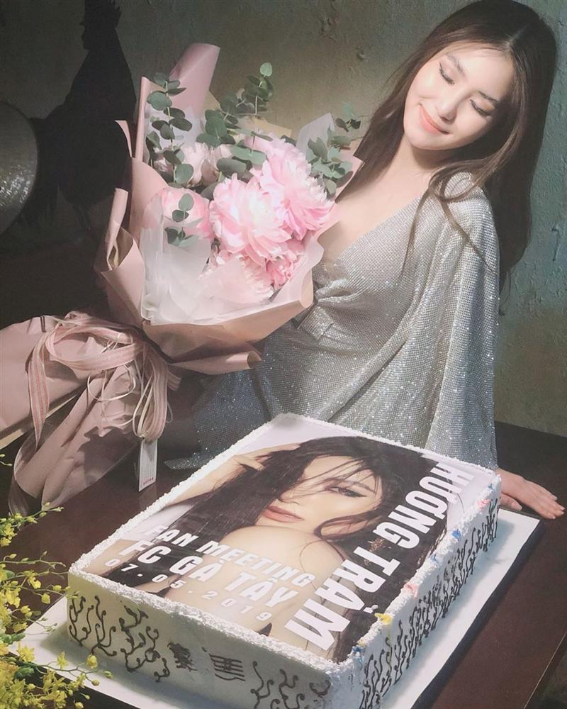 Ngọc Trinh rót mật vào tai người tình đại gia giấu kỹ 2 năm: Sao em yêu anh đến thế?-6