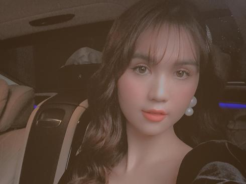 Ngọc Trinh 'rót mật' vào tai người tình đại gia giấu kỹ 2 năm: 'Sao em yêu anh đến thế?'