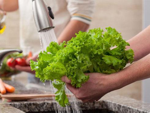 Rau héo tươi lại ngay lập tức bằng mẹo cực đơn giản