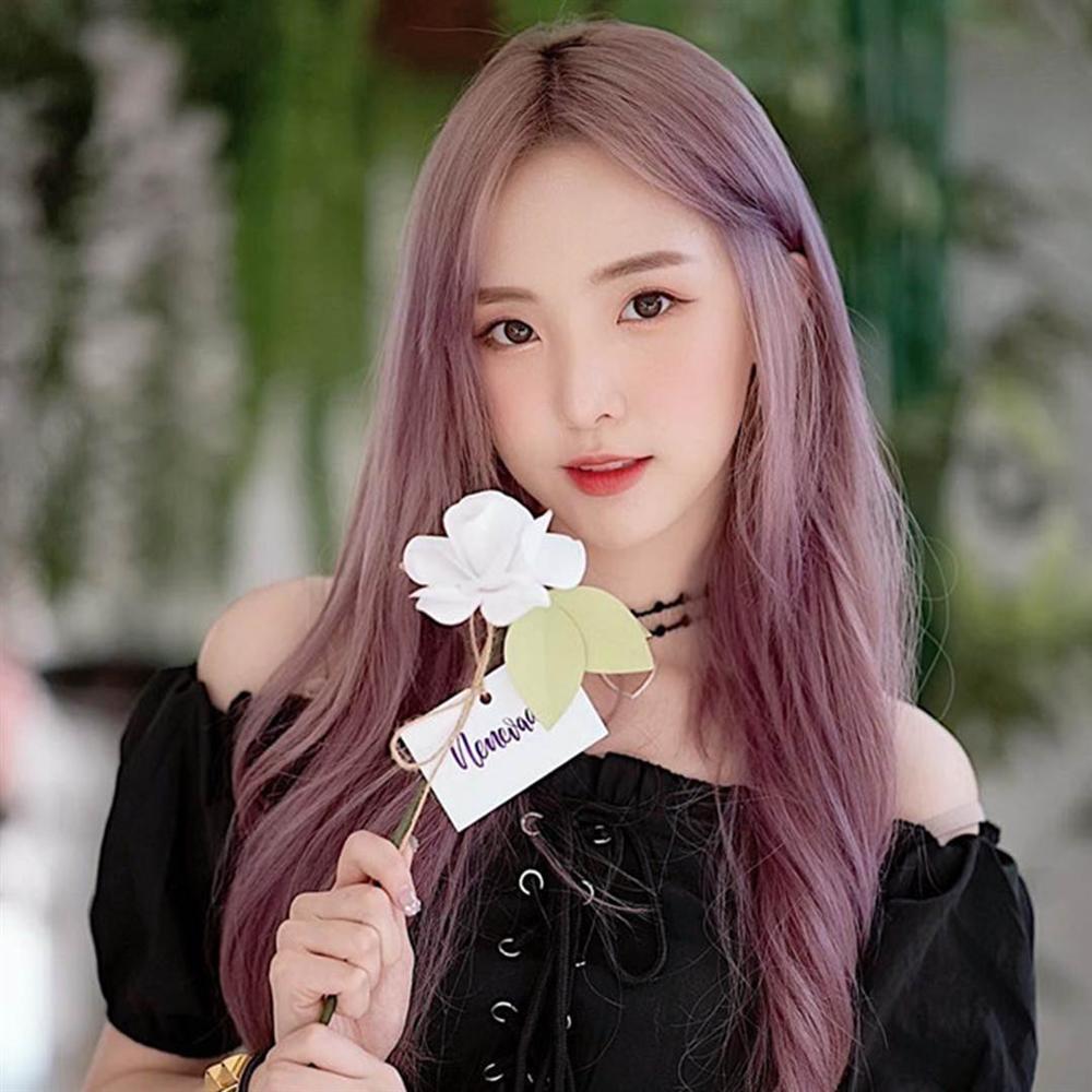 5 hot girl ngoại quốc nổi đình đám ở Việt Nam nhờ xinh đẹp, gợi cảm-9