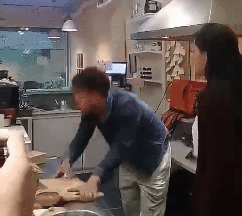 Tai nạn trên phim trường Về nhà đi con: Thu Quỳnh bị chồng đánh ghen nhưng người hứng đòn lại là... quay phim-2