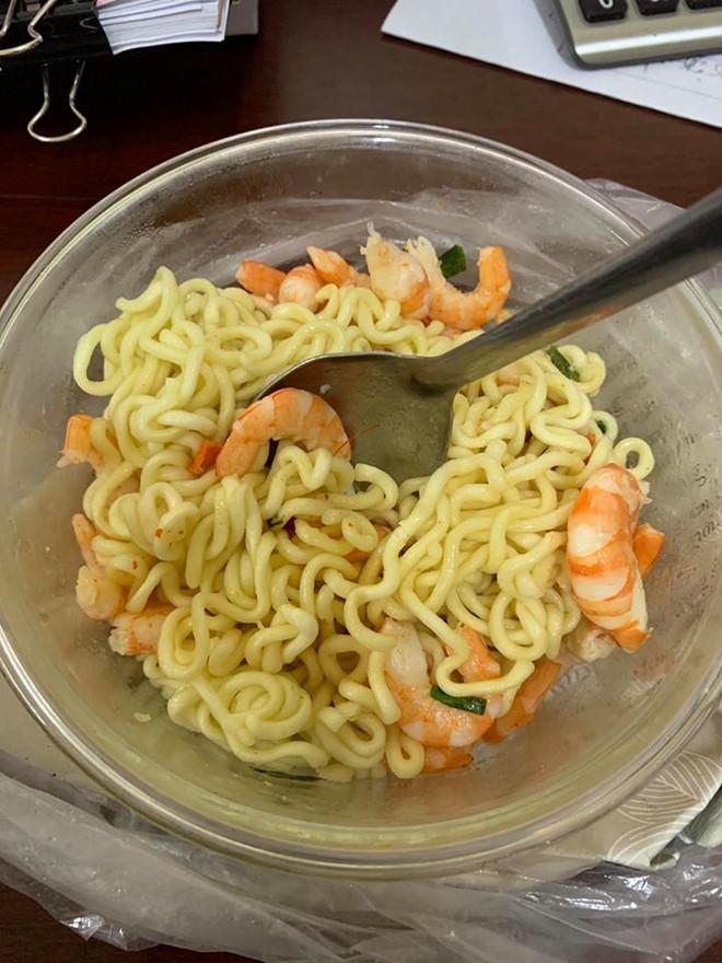 Mẹ 63 tuổi vẫn hàng ngày viết giấy nhắc nhở con gái như em bé-4