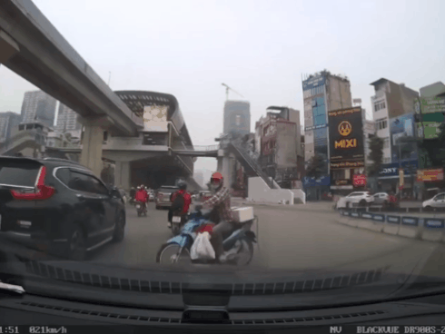 Nữ tài xế taxi bị cứa cổ ở Hà Nội-2