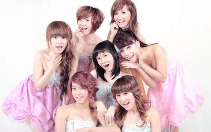 Từ hình thời ơ kìa của Ngô Kiến Huy: Fan ngã ngửa trước phong cách thời trang các nhóm nhạc đình đám cách đây 10 năm-15