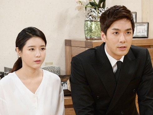 Tình cũ tới tặng quà độc khiến chú rể lập tức hủy hôn với cô dâu-2