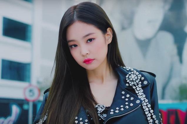 MV đầu tay cán mốc 300 triệu view chỉ sau 6 tháng phát hành, Jennie (BlackPink) là nữ nghệ sĩ Kpop đầu tiên làm được điều này-2