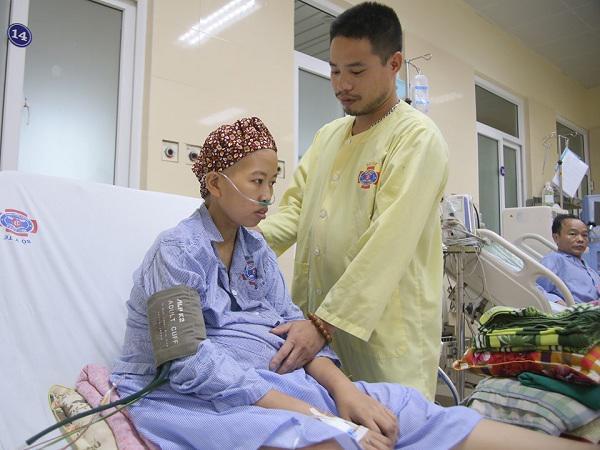 Mắc ung thư khi mang bầu, mẹ trẻ sụt 20kg, ngủ ngồi suốt 4 tháng để con được chào đời-3