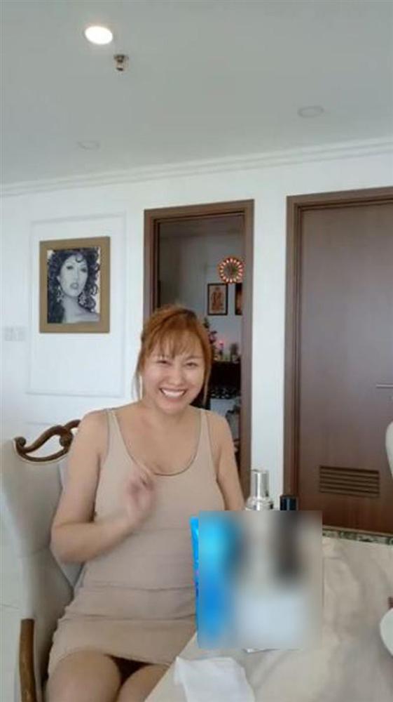 Phi Thanh Vân khoe thân hình thon gọn khi đi lễ chùa nhưng lại bất ngờ bị dân tình bóc mẽ thế này-4