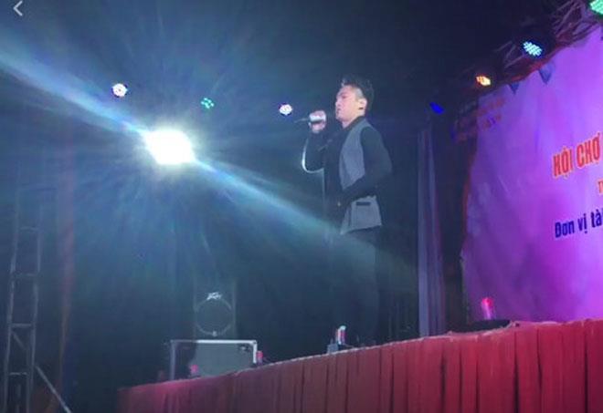 Cảnh bị chọi gạch đá, giang hồ vây đánh của nghệ sĩ Việt diễn hội chợ-3