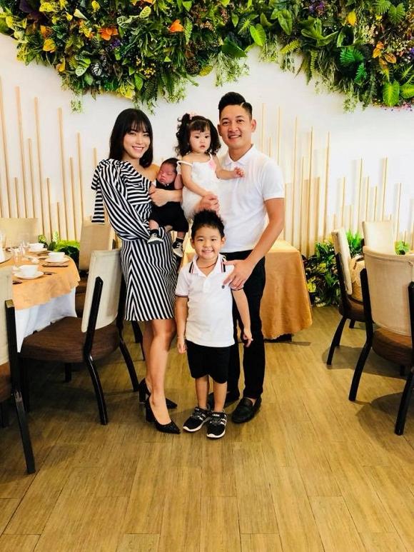 Hải Băng được chồng tặng túi hàng hiệu trước khi sinh con thứ ba-2