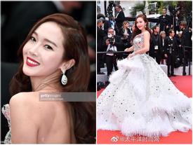 Jessica Jung mất điểm vì gương mặt bự phấn dù mặc đầm như một nàng công chúa trên thảm đỏ LHP Cannes 2019 Jessica Jung mất điểm vì gương mặt bự phấn dù mặc đầm như một nàng công chúa trên thảm đỏ LHP Cannes 2019