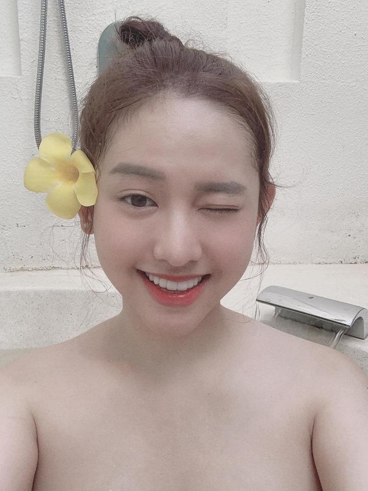 Đăng ảnh khỏa thân, Thúy Vi bị antifan chê xấu và lời đáp trả xéo xắt khiến người chê phải câm nín-2