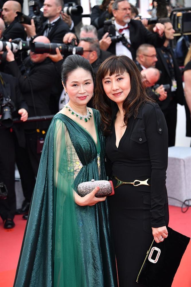 Khiếp sợ dàn mỹ nhân vô danh đổ bộ thảm đỏ Cannes: Người ăn mặc sốc nổi, kẻ bị đuổi thẳng thừng-7