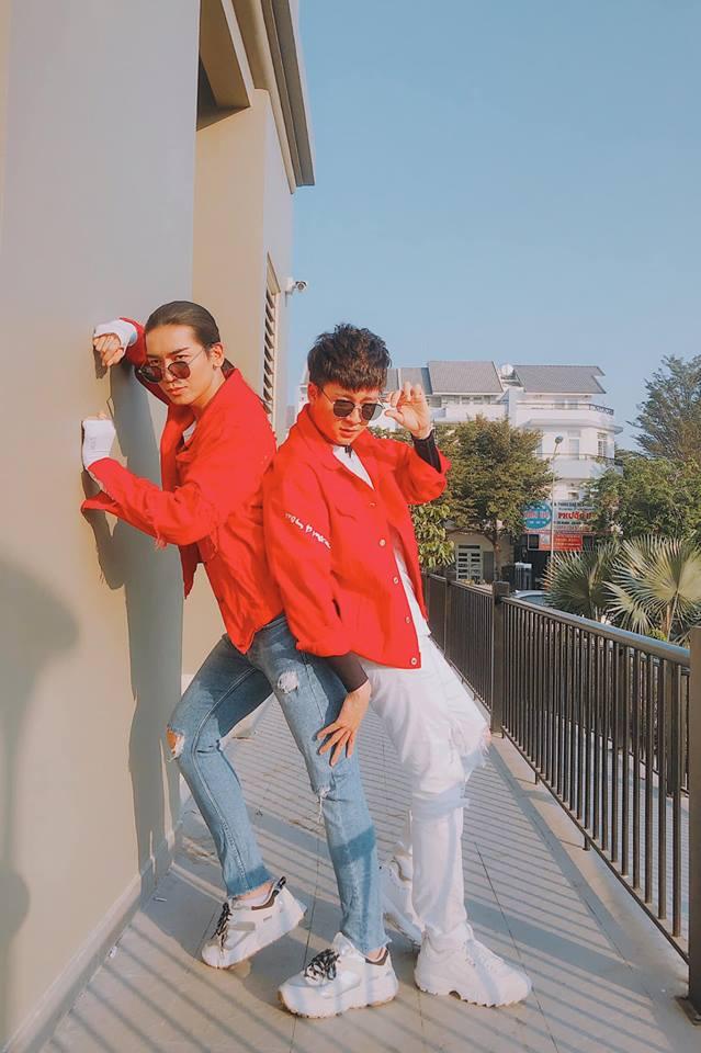 Sau cuộc chiến phân vai công - thụ, Ngô Kiến Huy và BB Trần đã xác định rõ ai vợ ai chồng-5