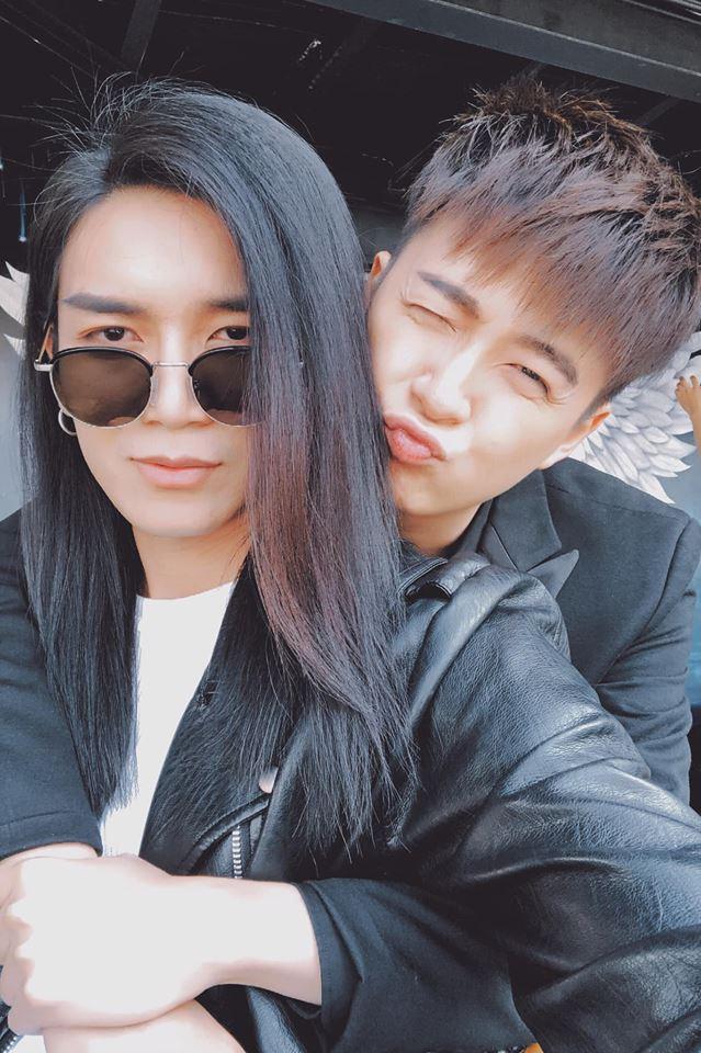 Sau cuộc chiến phân vai công - thụ, Ngô Kiến Huy và BB Trần đã xác định rõ ai vợ ai chồng-4