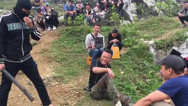 Cười ngả nghiêng với hậu trường Việt Anh đập đòn chí mạng Hồng Đăng trong Mê cung-2