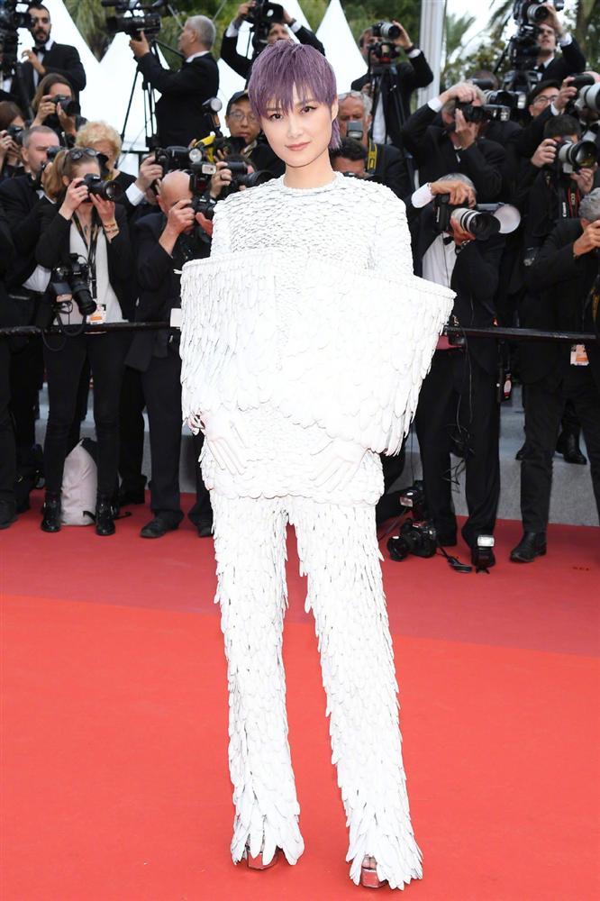 Top 10 bộ cánh đẹp đến ngây người trong hai ngày đầu thảm đỏ Liên hoan phim Cannes 2019-3