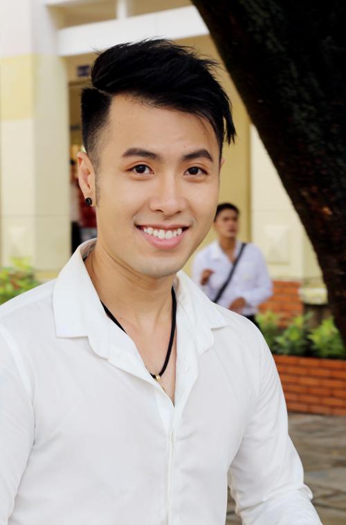 Trước khi húi cua gần như trọc lốc, Akira Phan từng để nhiều kiểu tóc chất như nước cất-12