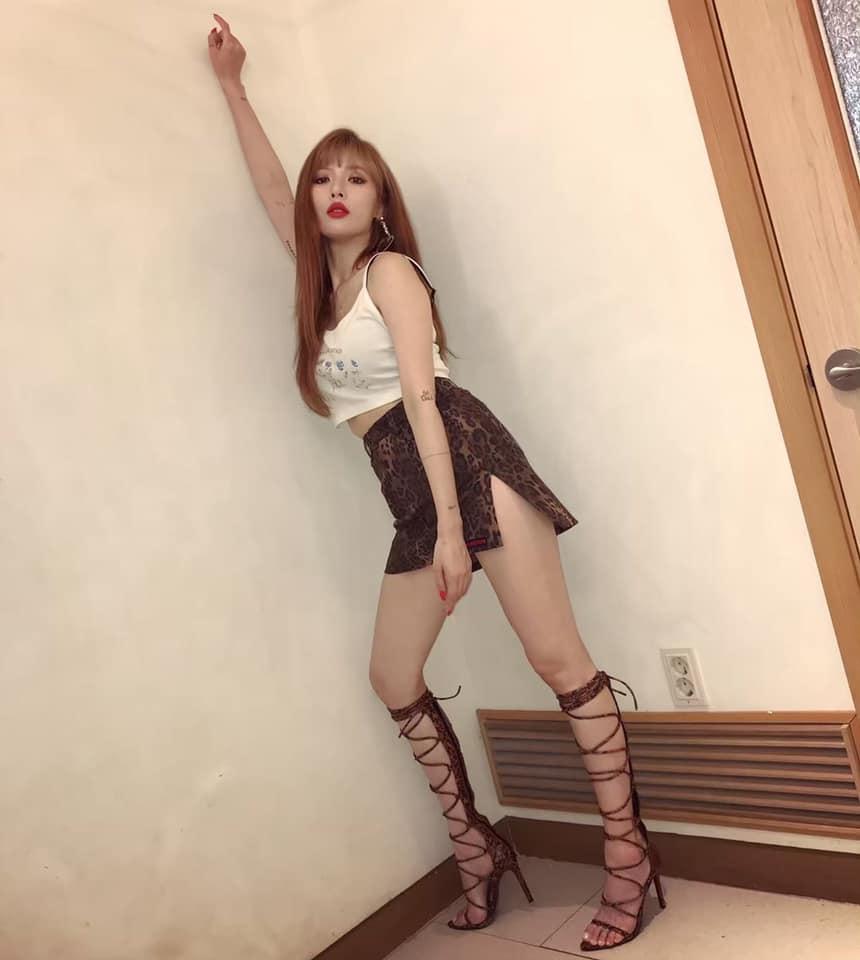 Nữ hoàng sexy HyunA vừa tái xuất đã gây sốc với hành động chưa idol nữ nào dám làm-1