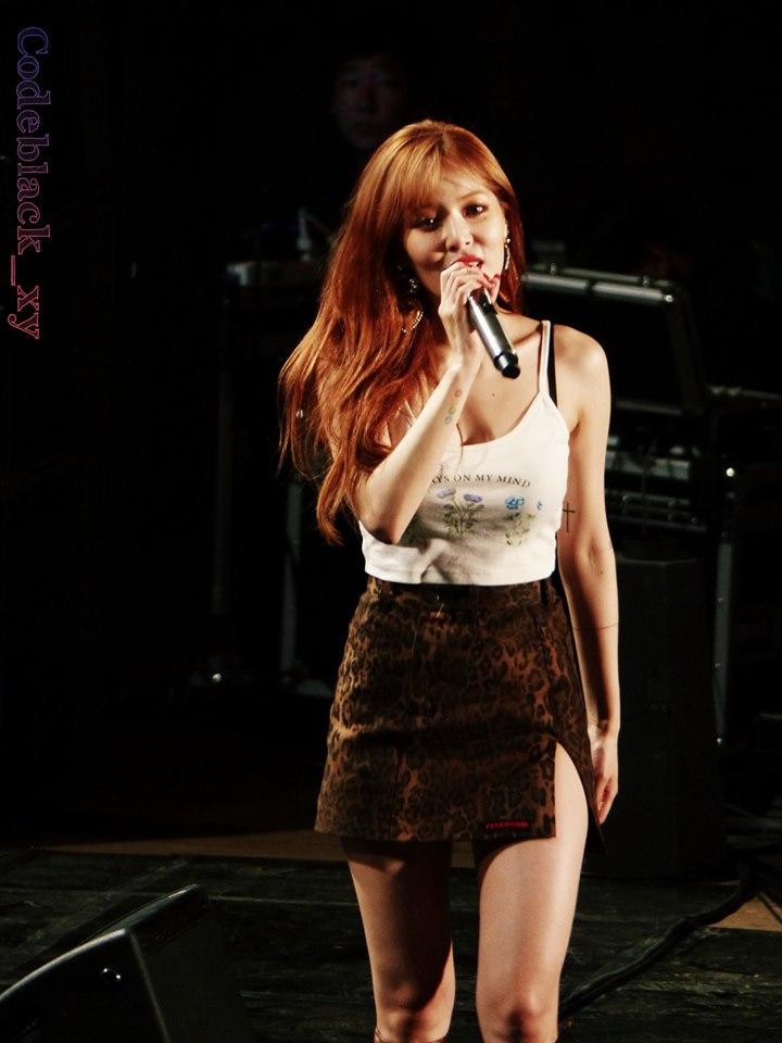 Nữ hoàng sexy HyunA vừa tái xuất đã gây sốc với hành động chưa idol nữ nào dám làm-4