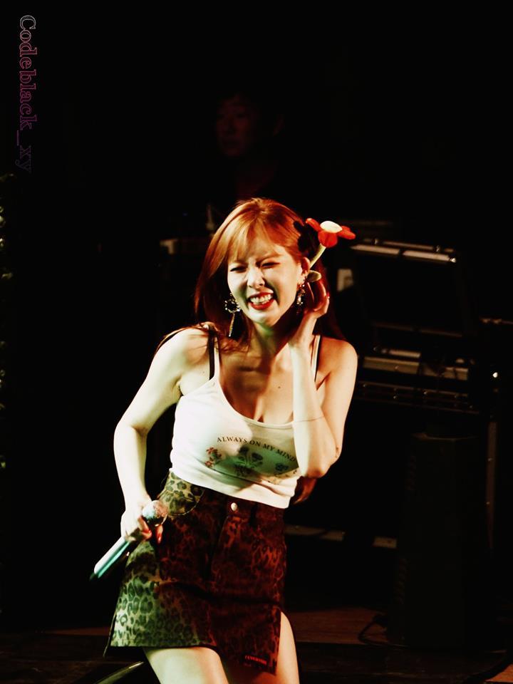 Nữ hoàng sexy HyunA vừa tái xuất đã gây sốc với hành động chưa idol nữ nào dám làm-3