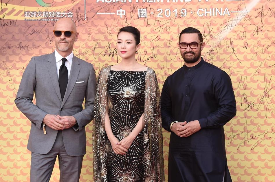 Thảm đỏ hot nhất Cbiz: Dương Mịch, Chương Tử Di nổi bật đàn áp dàn tiểu hoa 9x-1