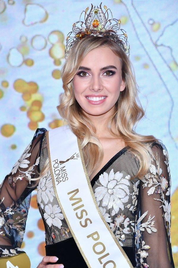 Lộ diện 18 thí sinh đầu tiên tại Miss Universe 2019: Quá nhiều nhan sắc nặng ký đang đe dọa Hoàng Thùy-17