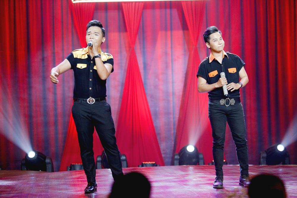 Ngọc Sơn khóc nức nở khi nhớ lại thời đạp xe đi hát được khán giả cho đồ ăn vì quá ốm yếu xanh xao-1