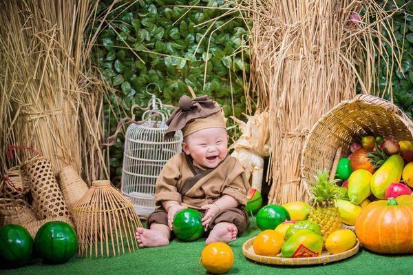 ‘Bản sao nhí’ 10 tháng tuổi của HLV Park Hang Seo gây sốt MXH, hội chị em thi nhau khen lấy khen để-2