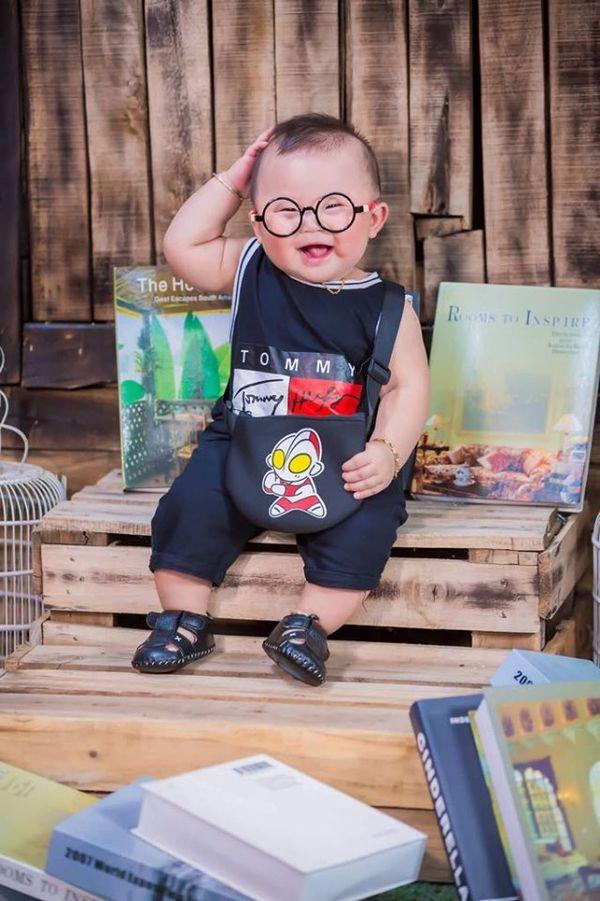 ‘Bản sao nhí’ 10 tháng tuổi của HLV Park Hang Seo gây sốt MXH, hội chị em thi nhau khen lấy khen để-5