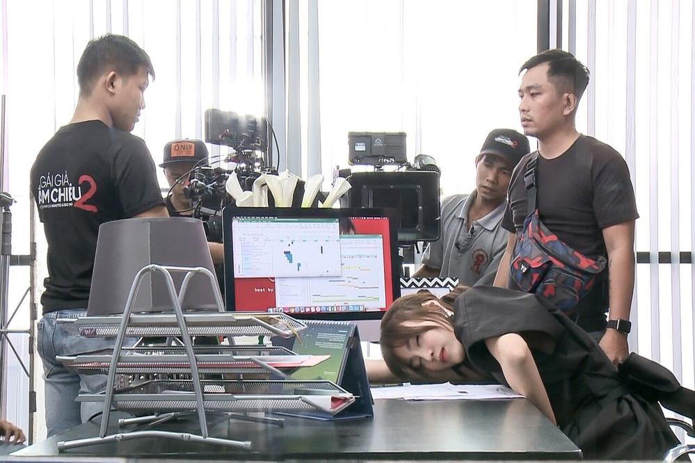 Trước khi nhập viện vì làm việc quá sức, Ninh Dương Lan Ngọc nhiều lần lộ dáng da bọc xương đến thê thảm-5