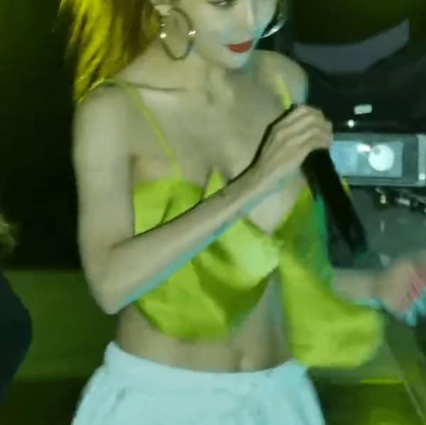 Ăn mặc thiếu vải lại quẩy quá sung, nữ hoàng sexy HyunA lộ vùng nhạy cảm ngay trong lúc biểu diễn-4