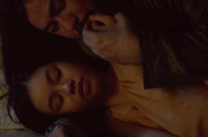 Thiếu gì diễn viên, sao để cô bé 13 tuổi đóng cảnh nóng-3