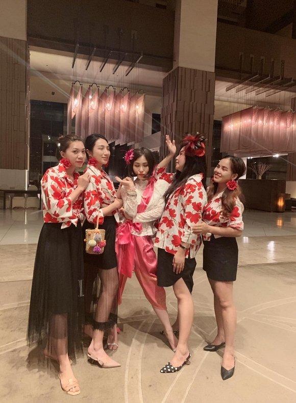 Sau tuyên bố tạm dừng ca hát, Hương Tràm sống rất đời trước ngày lên đường tới xứ sở cờ hoa-6