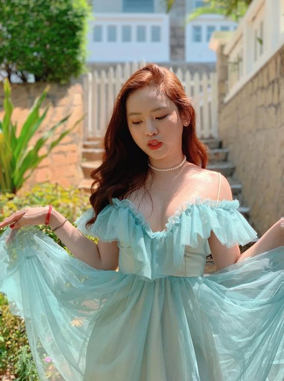 Còn ai bất chấp hơn Thúy Vi, biết bản thân lộ nhũ hoa nhưng vẫn vô tư khoe trước bàn dân thiên hạ-1