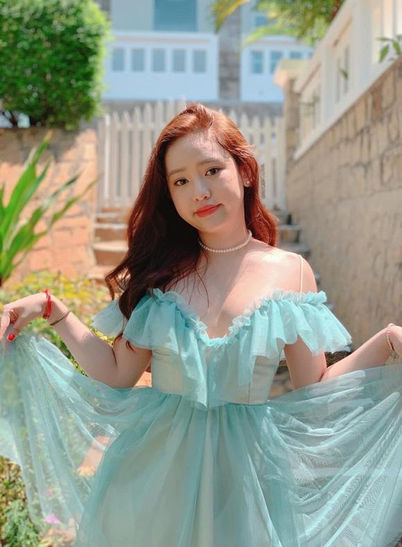 Còn ai bất chấp hơn Thúy Vi, biết bản thân lộ nhũ hoa nhưng vẫn vô tư khoe trước bàn dân thiên hạ-2