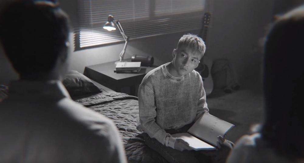 Sơn Tùng MTP khiến Sky phát ngốt với combo quần nỉ mũ len giữa cái nóng 40 độ ở Hà Nội-6