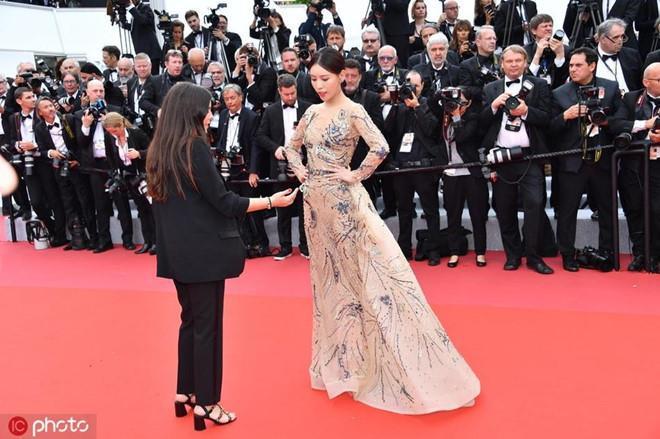Sao nữ Trung Quốc nức nở, muốn bỏ nghề vì bị la ó khi dự Cannes-2
