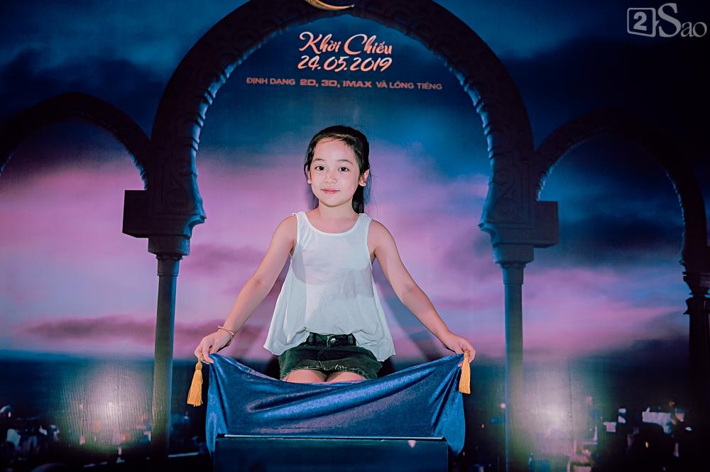 Ái Phương hoá công chúa Ba Tư khoe giọng hát trên thảm đỏ phim Aladdin-14