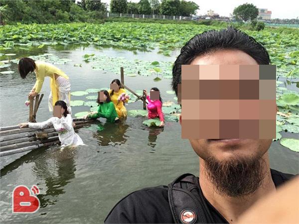 Xúng xính diện áo dài đi chụp ảnh, các cô gái gặp sự cố dưới hồ, thái độ sau đó mới gây bất ngờ-1